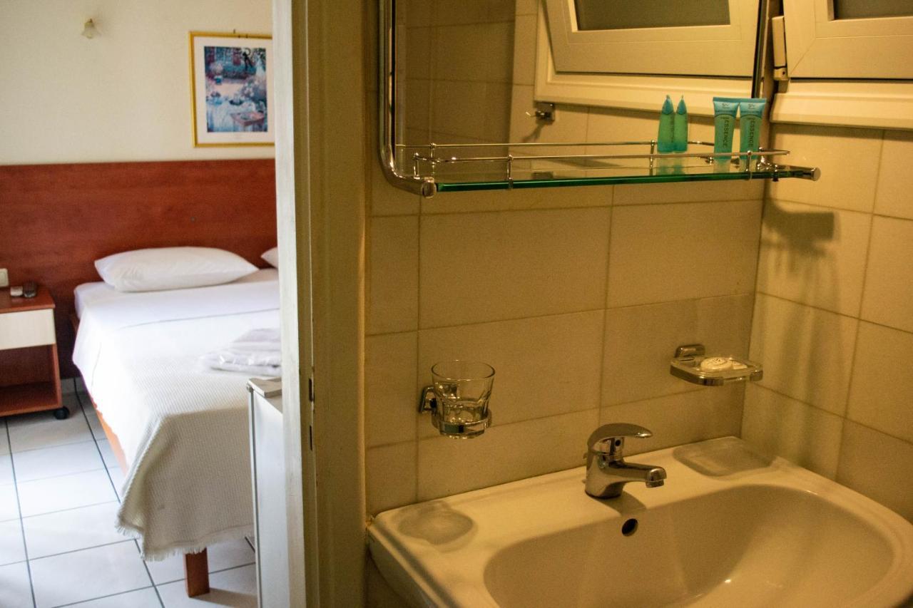 יואנינה Egnatia Hotel מראה חיצוני תמונה